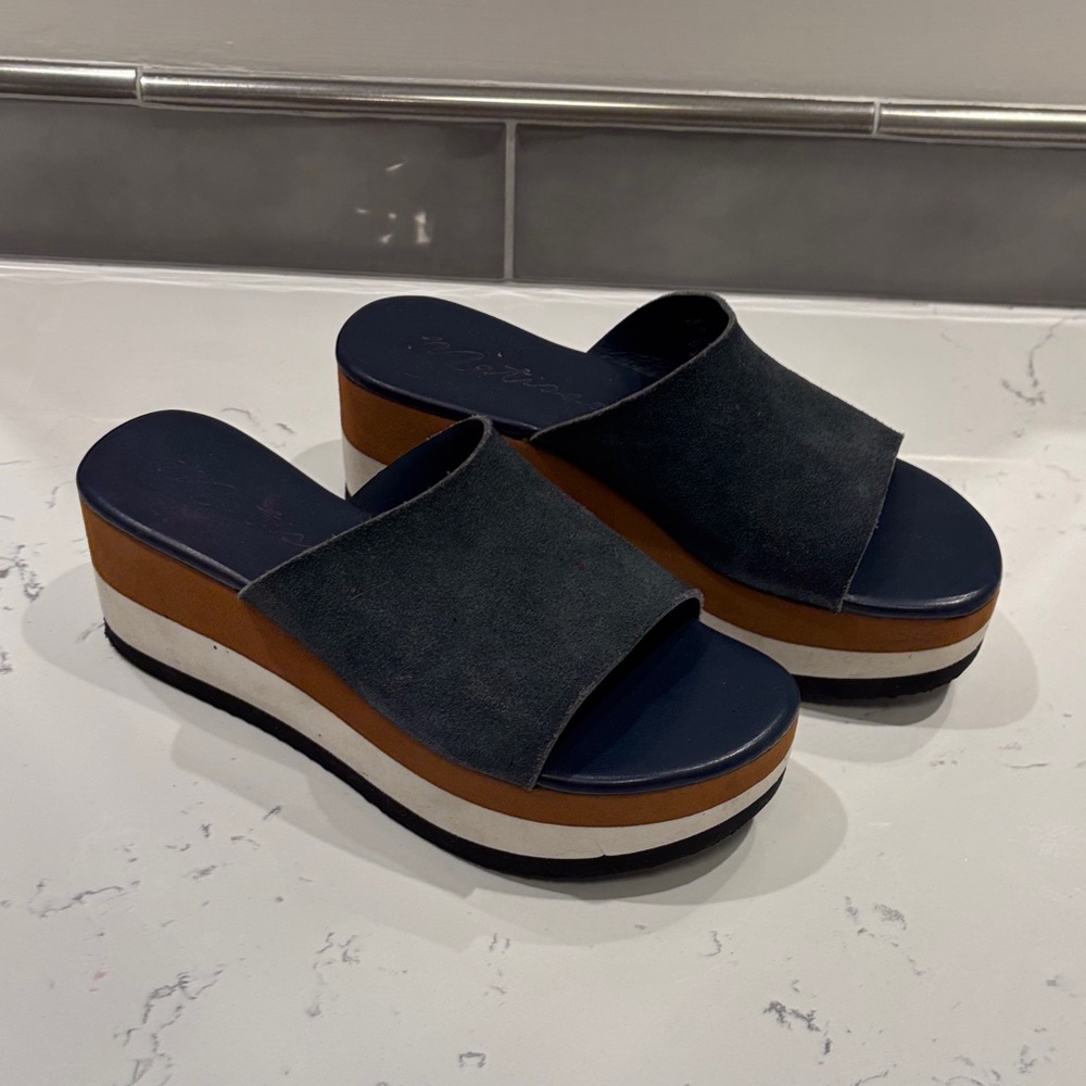 Matisse Navy/Brown/ White Platform Slides